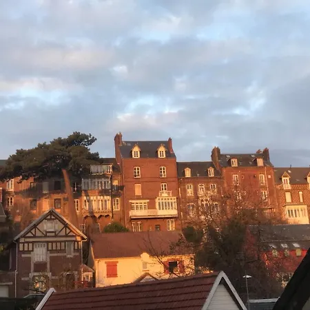 Ancien Cosy דירה